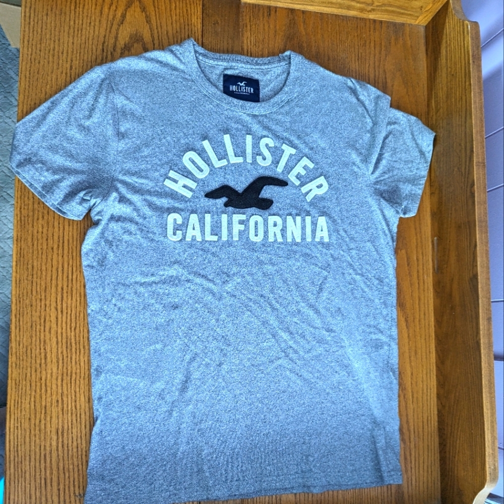 Women's Hollister T-shirt, large